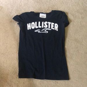 Hollister tee
